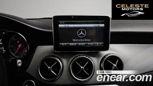MERCEDES BENZ GLA-Classe X156 GLA200 CDI 4MATIC 2015 — photo 19 sur 38