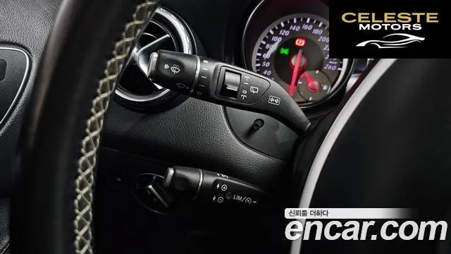 MERCEDES BENZ GLA-Classe X156 GLA200 CDI 4MATIC 2015 — photo 28 sur 38