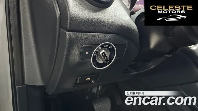 MERCEDES BENZ GLA-Classe X156 GLA200 CDI 4MATIC 2015 — photo 29 sur 38
