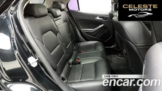 MERCEDES BENZ GLA-Classe X156 GLA200 d 2017 — photo 11 sur 20