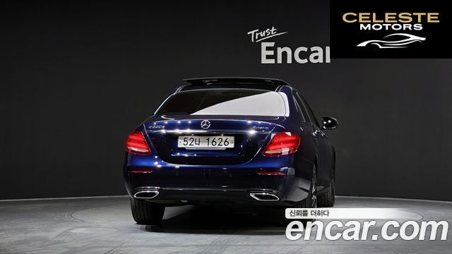 MERCEDES BENZ E-Classe W213 E220d 4MATIC Avantgarde 2018 — photo 4 sur 20