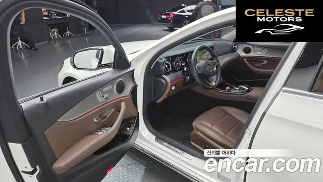 MERCEDES BENZ E-Classe W213 E200 Avantgarde 2018 — photo 13 sur 30