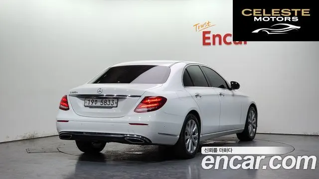 MERCEDES BENZ E-Classe W213 E220d Exclusive 2019 — photo 2 sur 39