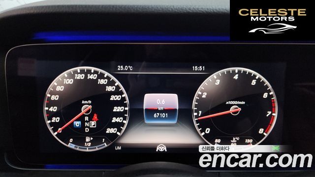 MERCEDES BENZ E-Classe W213 E300 4MATIC Avantgarde 2019 — photo 11 sur 34