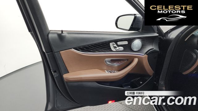 MERCEDES BENZ E-Classe W213 E300 4MATIC Avantgarde 2019 — photo 14 sur 34