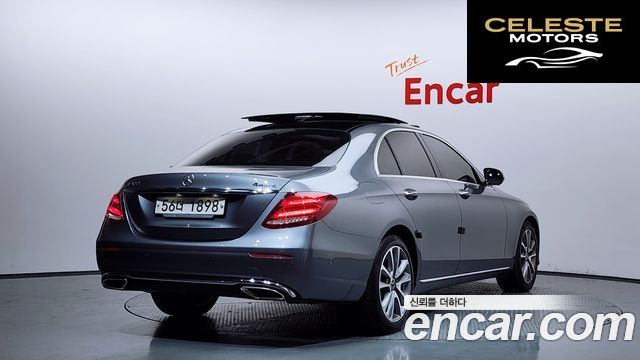 MERCEDES BENZ E-Classe W213 E300 4MATIC Avantgarde 2019 — photo 2 sur 34