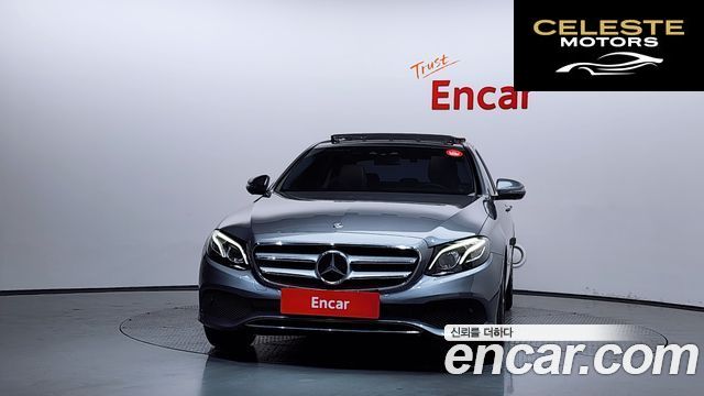 MERCEDES BENZ E-Classe W213 E300 4MATIC Avantgarde 2019 — photo 3 sur 34