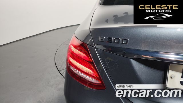 MERCEDES BENZ E-Classe W213 E300 4MATIC Avantgarde 2019 — photo 9 sur 34