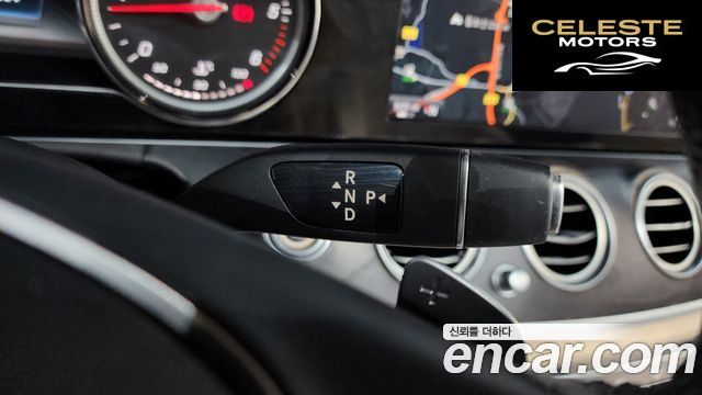 MERCEDES BENZ E-Classe W213 E220d 4MATIC Avantgarde 2017 — photo 12 sur 36