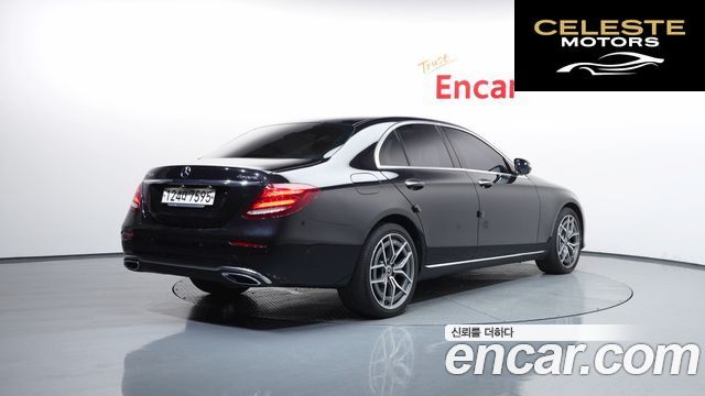 MERCEDES BENZ E-Classe W213 E220d 4MATIC Avantgarde 2017 — photo 2 sur 36