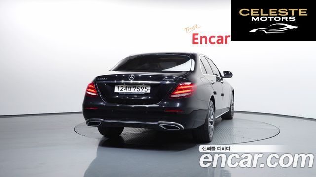 MERCEDES BENZ E-Classe W213 E220d 4MATIC Avantgarde 2017 — photo 4 sur 36