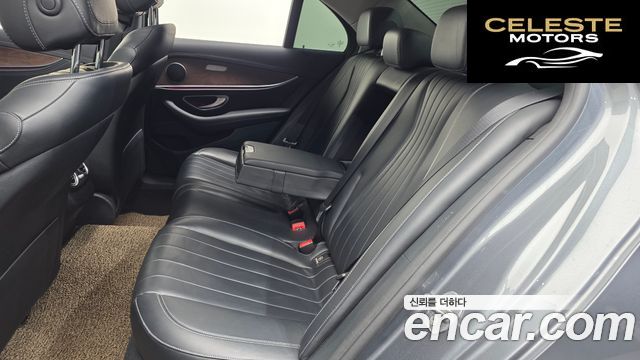 MERCEDES BENZ E-Classe W213 E220d Exclusive 2017 — photo 12 sur 26