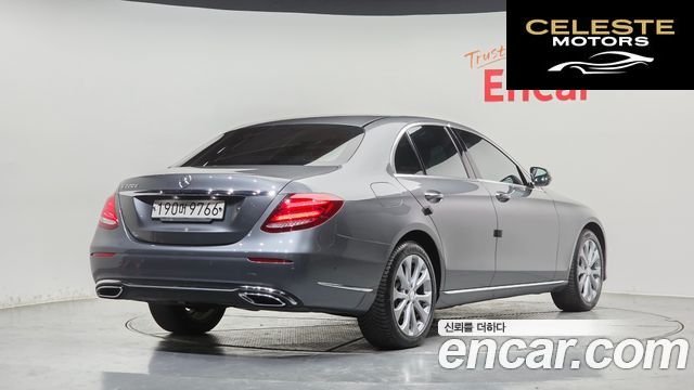 MERCEDES BENZ E-Classe W213 E220d Exclusive 2017 — photo 2 sur 26