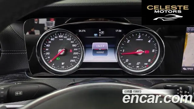 MERCEDES BENZ E-Classe W213 E220d Cabriolet 2018 — photo 11 sur 37