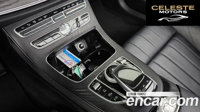 MERCEDES BENZ E-Classe W213 E220d Cabriolet 2018 — photo 25 sur 37