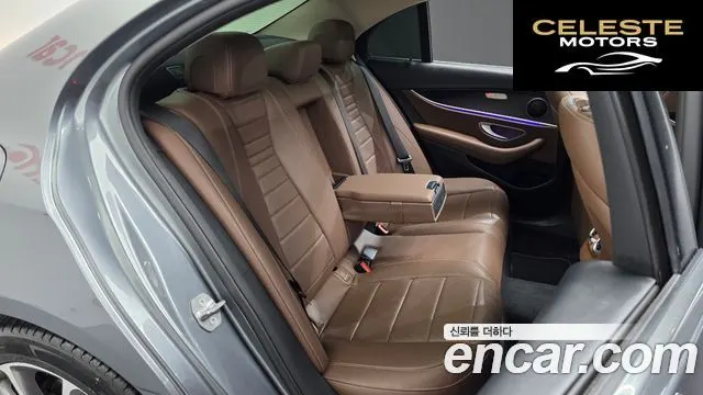 MERCEDES BENZ E-Classe W213 E300 Avantgarde 2017 — photo 11 sur 26