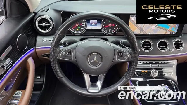 MERCEDES BENZ E-Classe W213 E300 Avantgarde 2017 — photo 13 sur 26