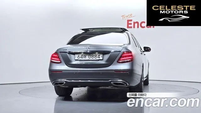 MERCEDES BENZ E-Classe W213 E300 Avantgarde 2017 — photo 4 sur 26