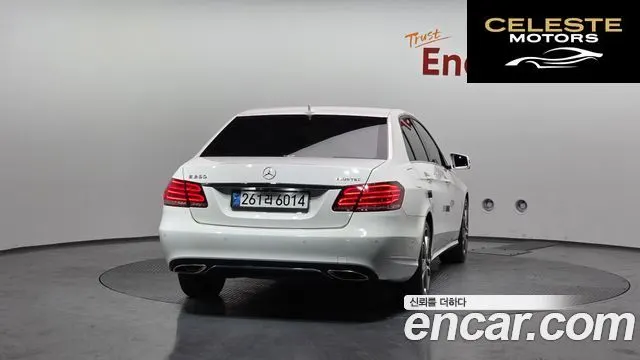 MERCEDES BENZ E-Classe W212 E250 4MATIC Avantgarde 2016 — photo 4 sur 20