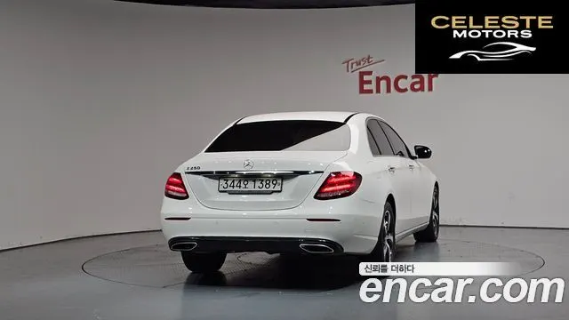 MERCEDES BENZ E-Classe W213 E250 Avantgarde 2020 — photo 3 sur 35