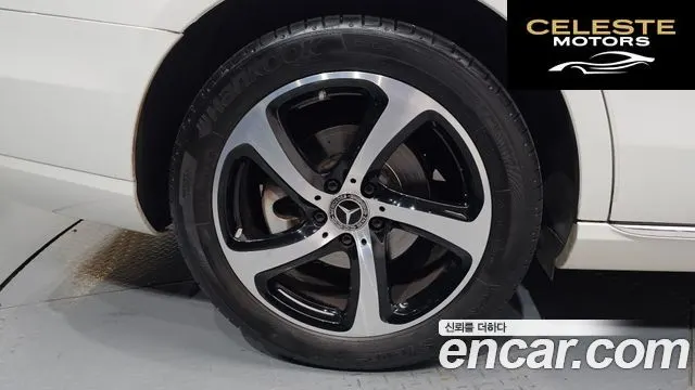 MERCEDES BENZ E-Classe W213 E250 Avantgarde 2020 — photo 4 sur 35