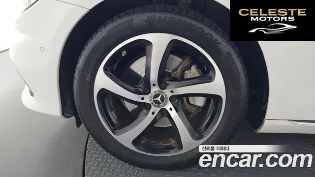 MERCEDES BENZ E-Classe W213 E250 Avantgarde 2020 — photo 6 sur 35