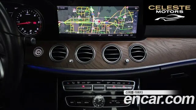MERCEDES BENZ E-Classe W213 E220d Exclusive 2019 — photo 19 sur 32
