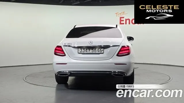 MERCEDES BENZ E-Classe W213 E220d Exclusive 2019 — photo 4 sur 32