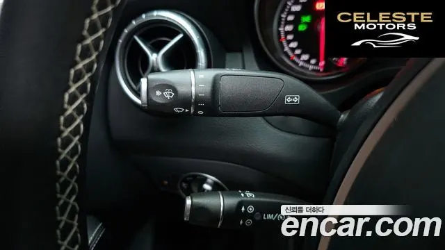 MERCEDES BENZ CLA-Classe C117 CLA250 4MATIC 2017 — photo 17 sur 20