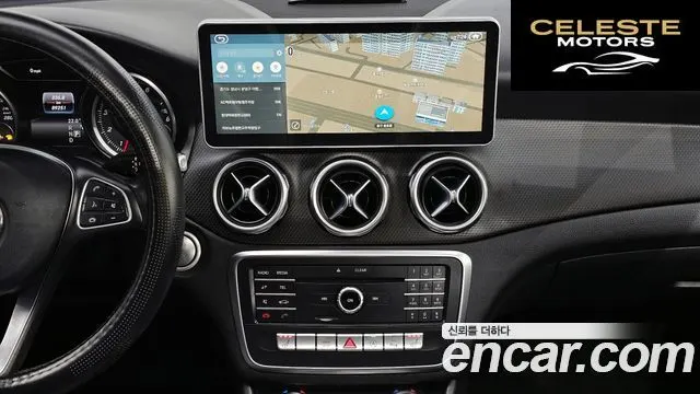 MERCEDES BENZ GLA-Classe X156 GLA220 2018 — photo 13 sur 20