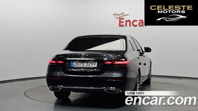 MERCEDES BENZ E-Classe W213 E350 4MATIC Avantgarde 2022 — photo 4 sur 33
