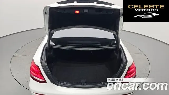 MERCEDES BENZ E-Classe W213 E300 Avantgarde 2019 — photo 23 sur 31
