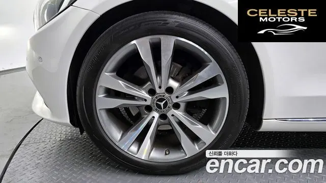 MERCEDES BENZ C-Classe W205 C200 Avantgarde 2018 — photo 4 sur 31