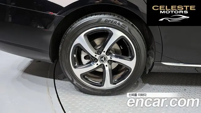 MERCEDES BENZ E-Classe W213 E250 Avantgarde 2020 — photo 5 sur 20