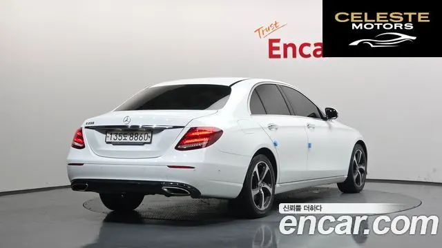 MERCEDES BENZ E-Classe W213 E250 Avantgarde 2020 — photo 2 sur 41