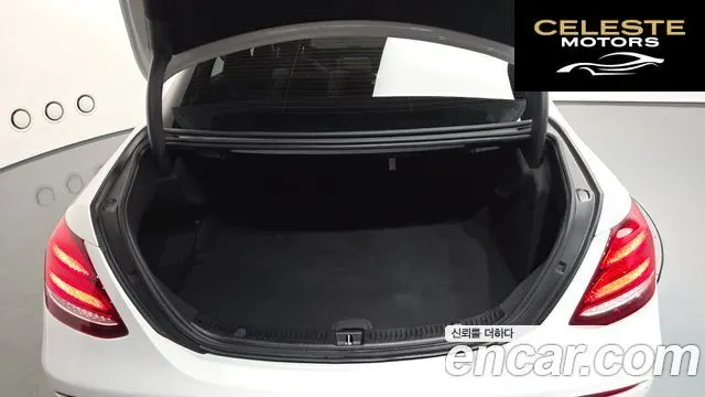 MERCEDES BENZ E-Classe W213 E250 Avantgarde 2020 — photo 24 sur 41