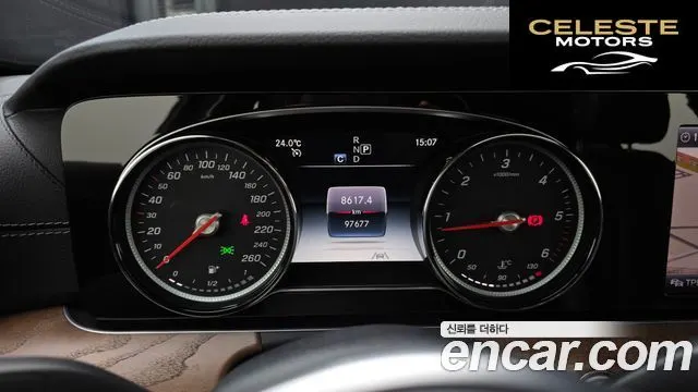 MERCEDES BENZ E-Classe W213 E220d 4MATIC Exclusive 2020 — photo 11 sur 32