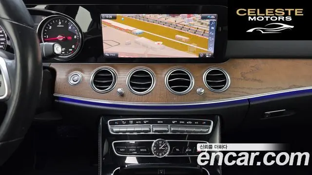 MERCEDES BENZ E-Classe W213 E220d 4MATIC Exclusive 2020 — photo 29 sur 32