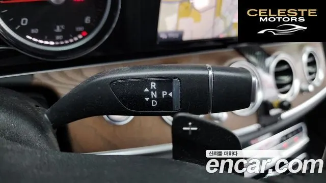 MERCEDES BENZ E-Classe W213 E220d Exclusive 2019 — photo 12 sur 39