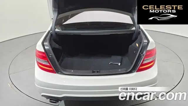 MERCEDES BENZ C-Classe W204 C200 CGI Avantgarde 2012 — photo 17 sur 20