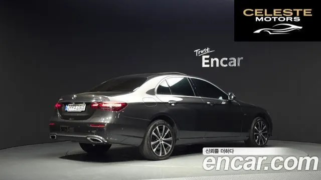 MERCEDES BENZ E-Classe W213 E300e 4MATIC Exclusive 2021 — photo 2 sur 35