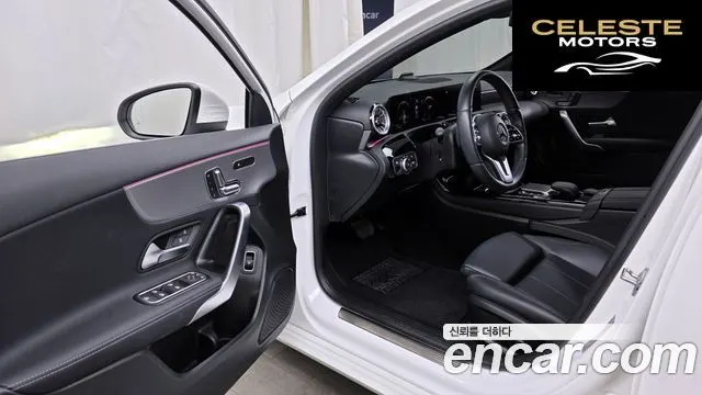 MERCEDES BENZ A-Classe W177 A220 Berline 2023 — photo 10 sur 20