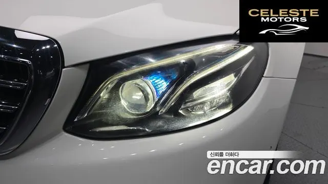 MERCEDES BENZ E-Classe W213 E300 Exclusive 2017 — photo 8 sur 30