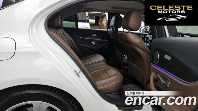 MERCEDES BENZ E-Classe W213 E220d Avantgarde 2017 — photo 12 sur 20