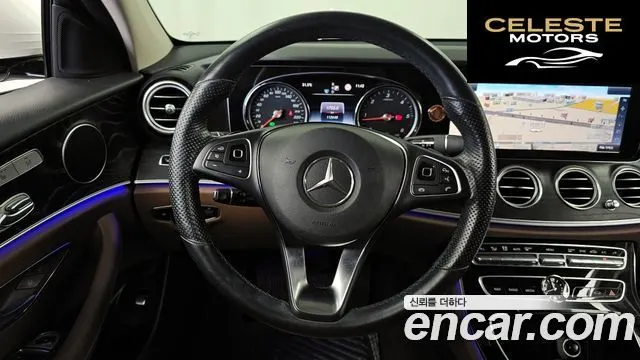 MERCEDES BENZ E-Classe W213 E220d Avantgarde 2017 — photo 13 sur 20