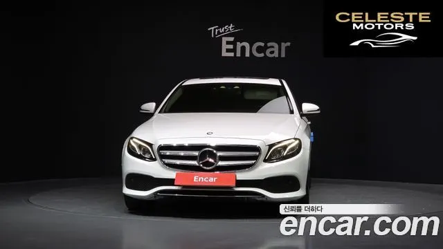 MERCEDES BENZ E-Classe W213 E220d Avantgarde 2017 — photo 3 sur 20