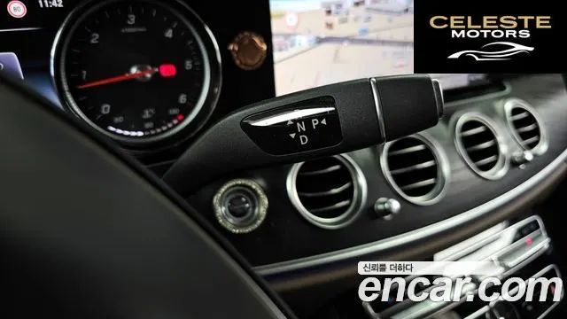 MERCEDES BENZ E-Classe W213 E220d Avantgarde 2017 — photo 9 sur 20