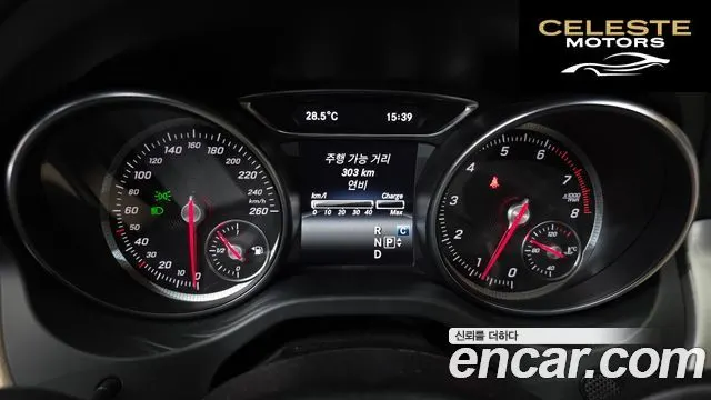 MERCEDES BENZ GLA-Classe X156 GLA220 Premium 2019 — photo 11 sur 38