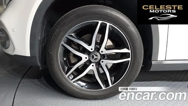 MERCEDES BENZ GLA-Classe X156 GLA220 Premium 2019 — photo 5 sur 38