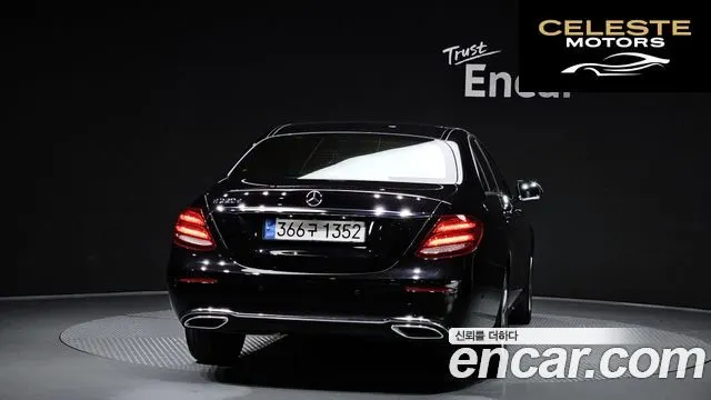 MERCEDES BENZ E-Classe W213 E220d Avantgarde 2019 — photo 4 sur 30